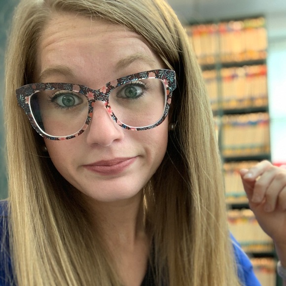 Meet your Posher, Alissa - Picture 1 of 1